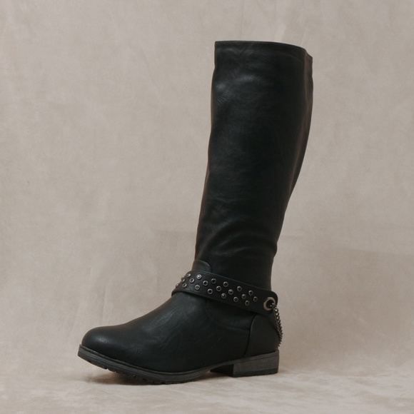 Shoes - FINAL SALE Black Chain Boot Margie-10 sz 8.5